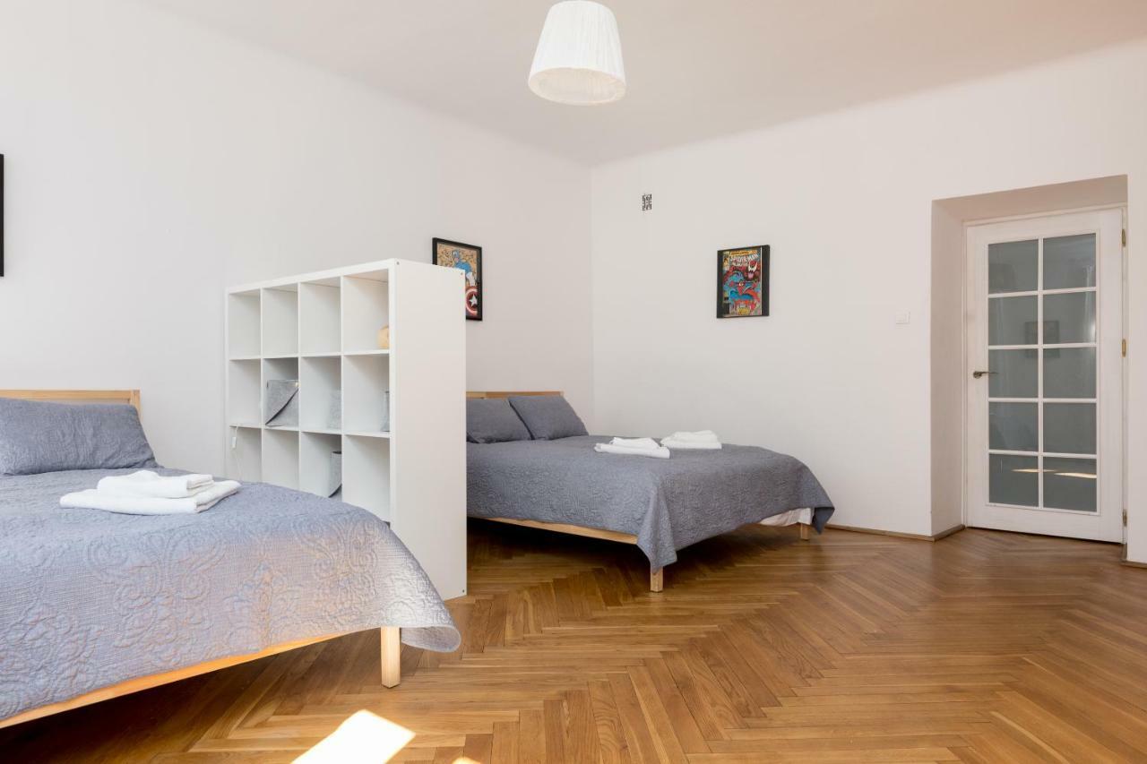 Royal Route Apartment For 10 People 华沙 外观 照片