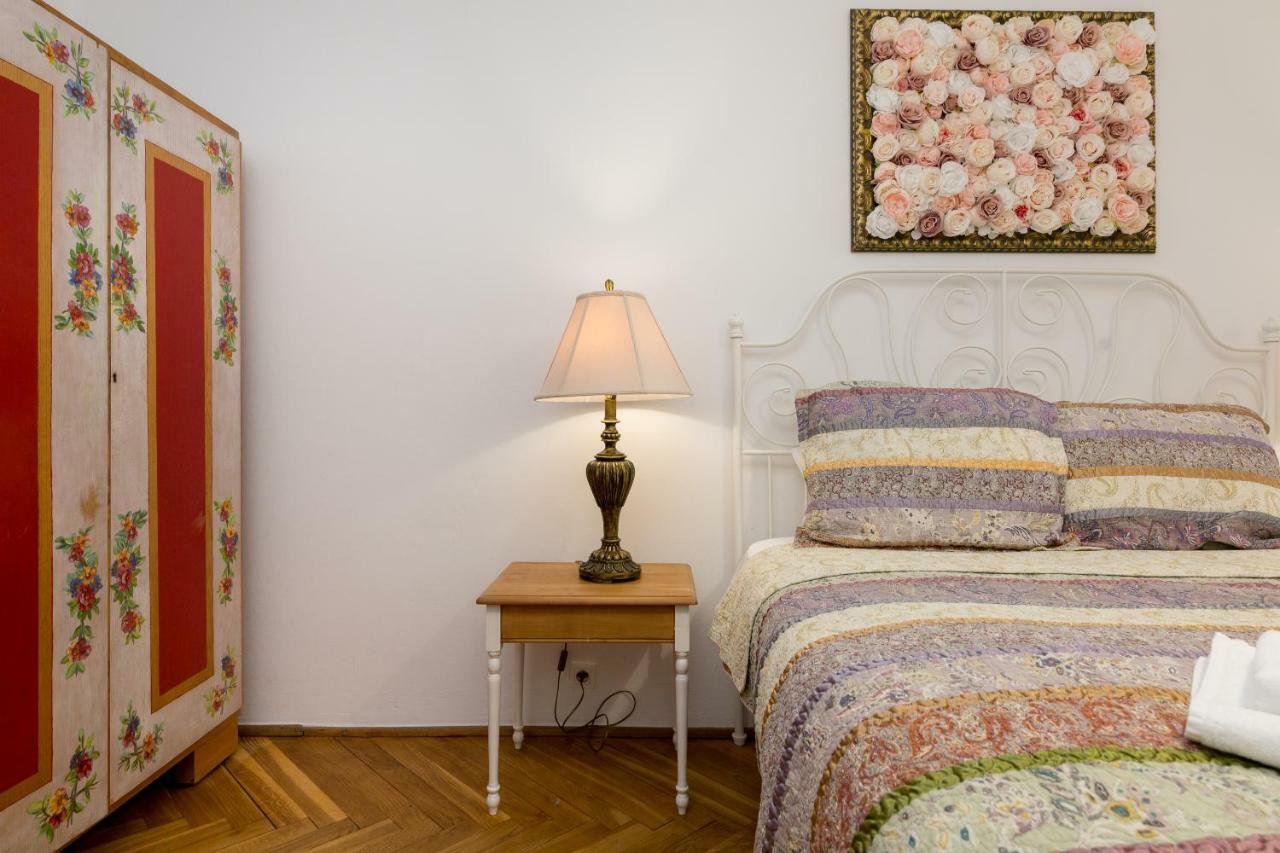 Royal Route Apartment For 10 People 华沙 外观 照片